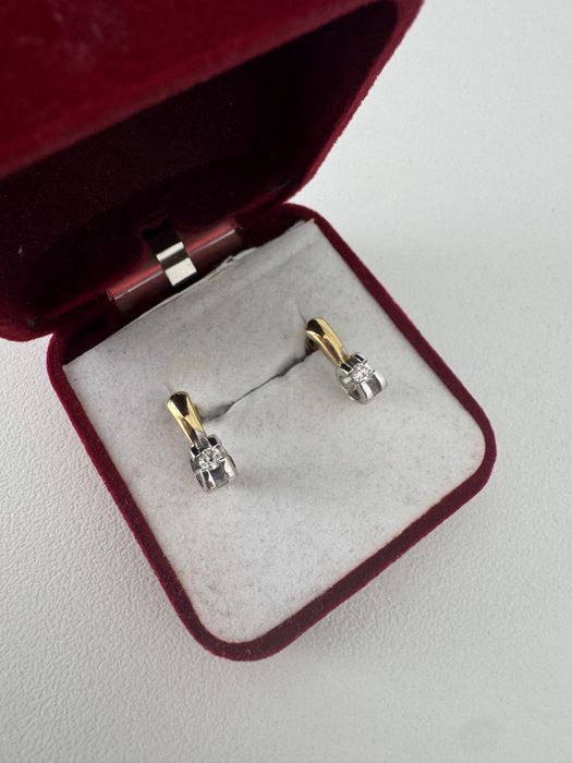 Серьги с бриллиантом