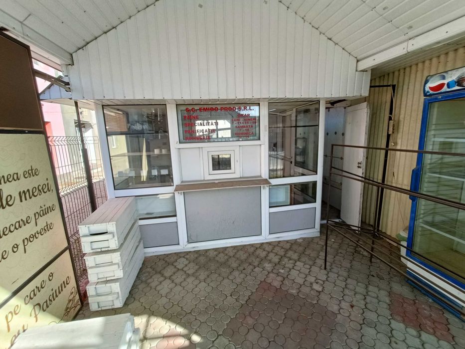 Chioșc + terasă, stradal, lângă cofetărie – de închiriat