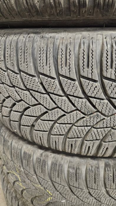 Зимни гуми Lassa Snoways 4. 225/55/17 дот 2022г.