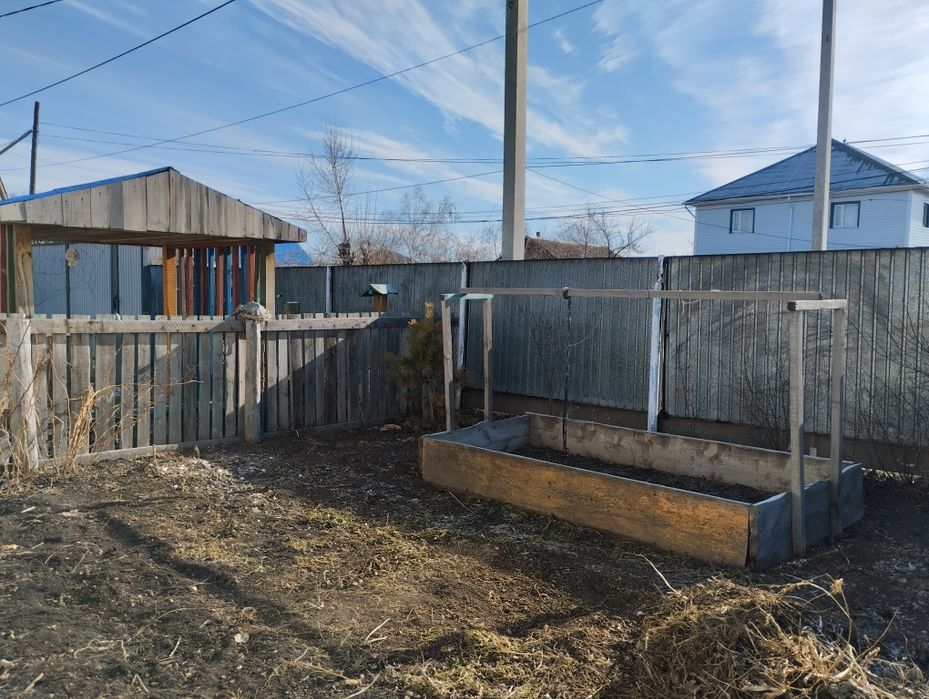 Срочно.продается частный дом, в центре Красного Яра.ыбырая дом 17.