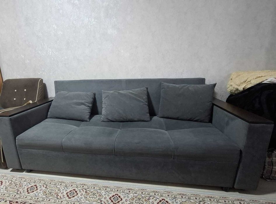 Продается срочно диван