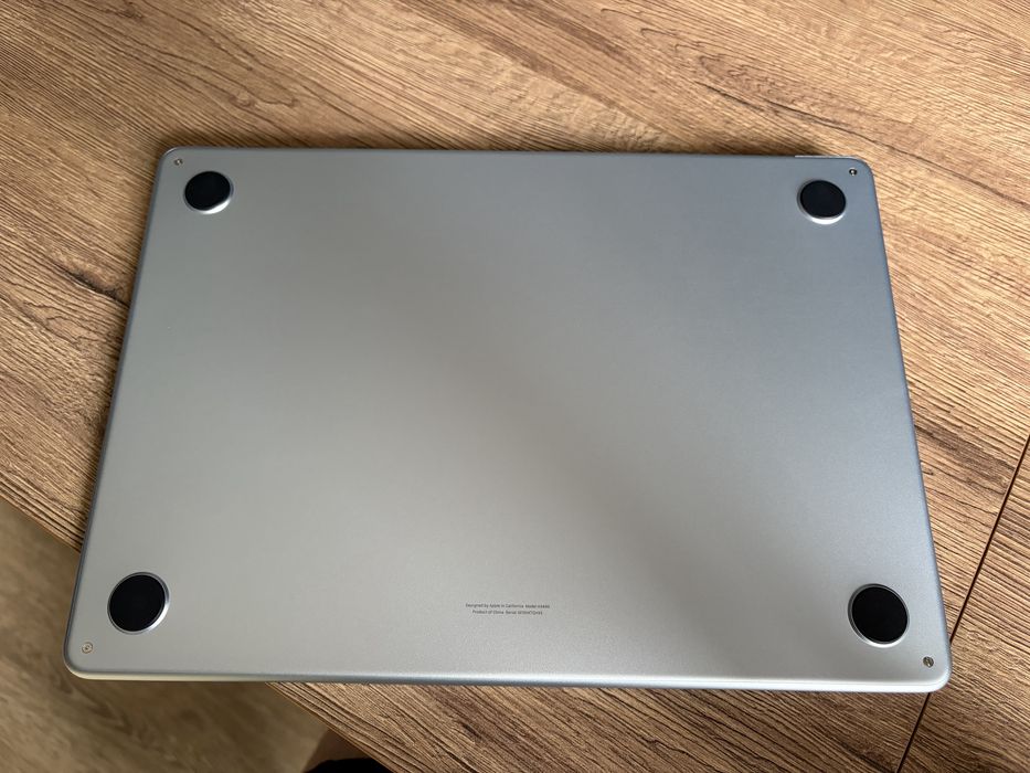 Macbook air m5 16/512 7циклов