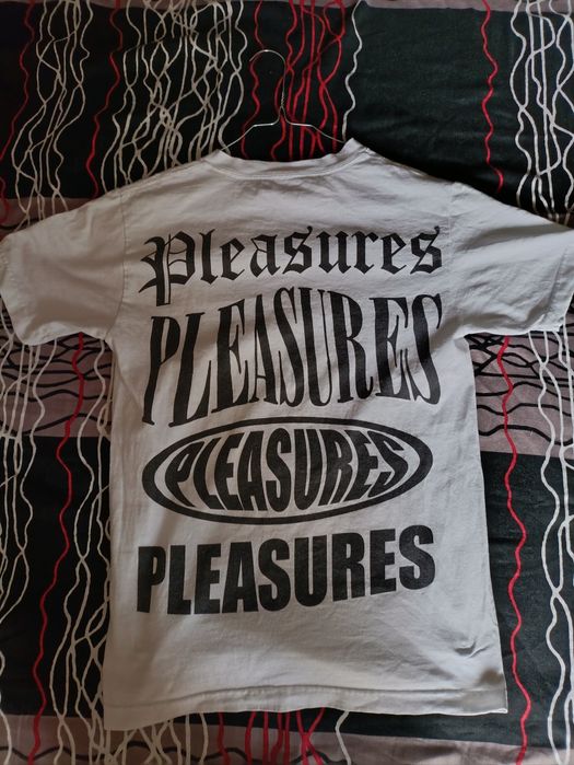 Pleasures T-shirt