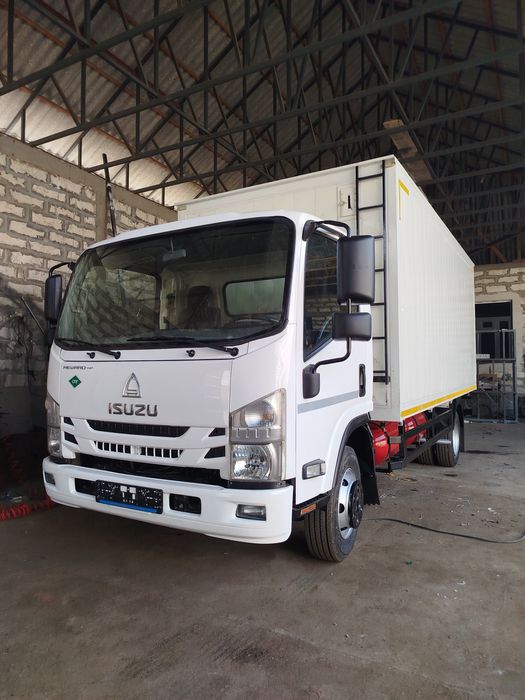 Isuzu 2010 yil avtobusdan terilgan