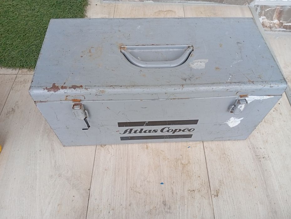 Mașina de făcut șanțuri curent