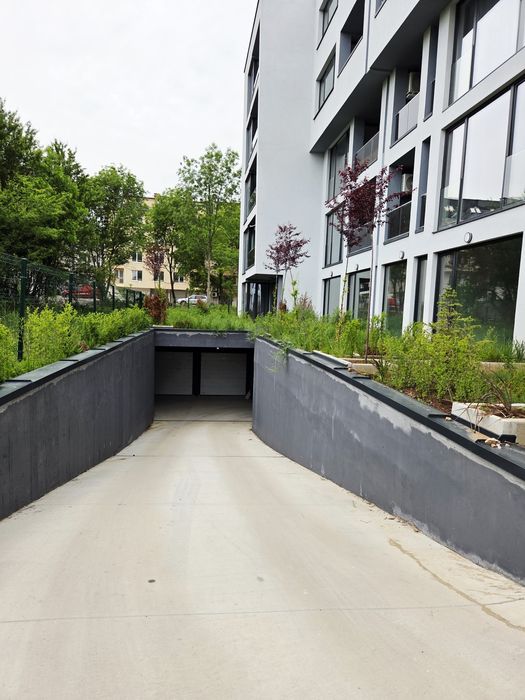 Дава се под наем Гараж / Паркомясто в София, Овча купел 1 - 14 кв.м за 29000 € - Снимка #1