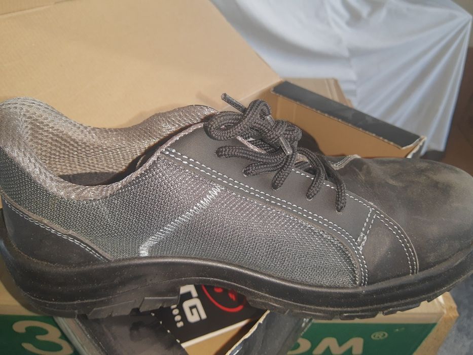 Работни Обувки нови