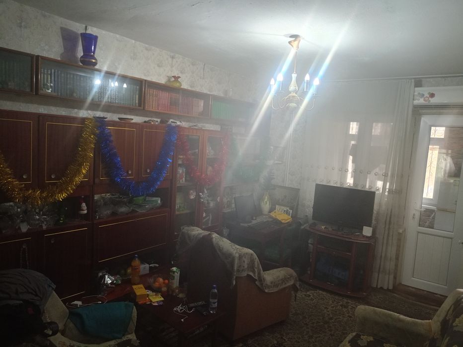 Продаётся двух комнатная квартира