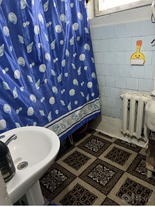 Qorovulbozorda 2 xonali uy sotiladi