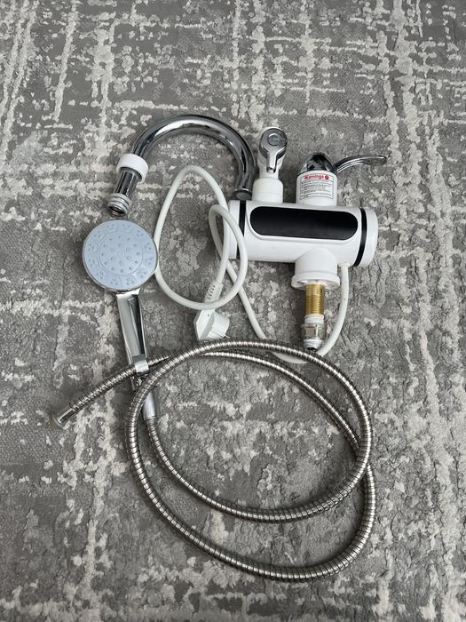 Электрический водяной кран и душ