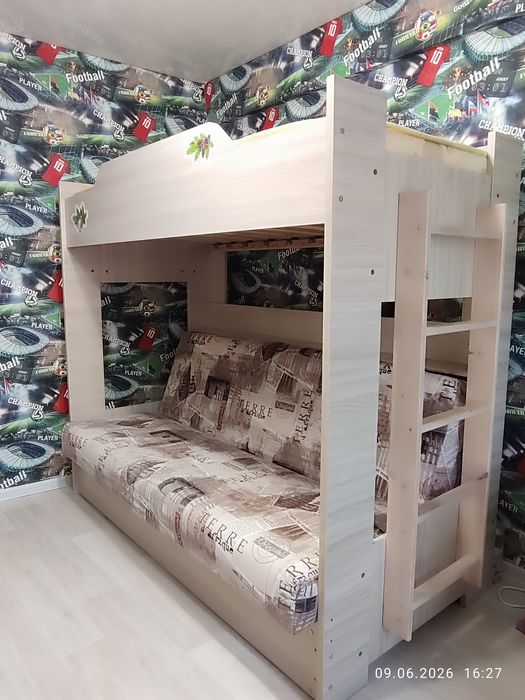 Кровать двухъярусная