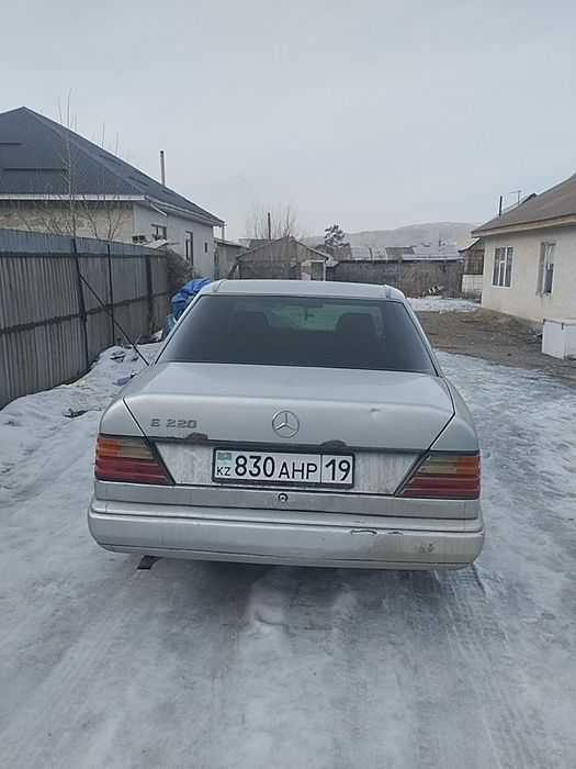 Мерседес Бенс Е220