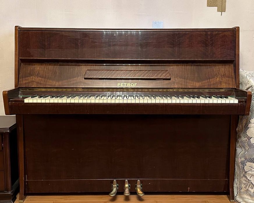 Продам Пианино Petrof 1958 года Настроенное.