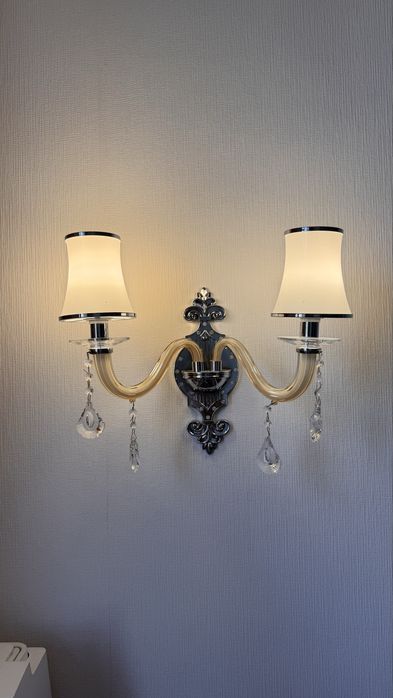 Продам люстру и два бра