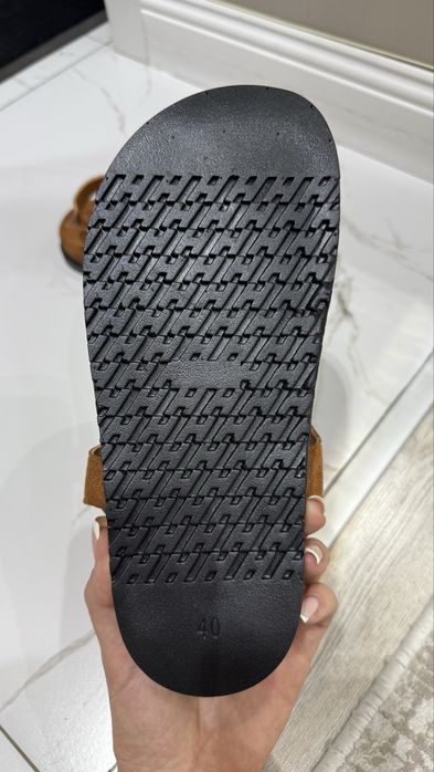 Продам женские  сандали