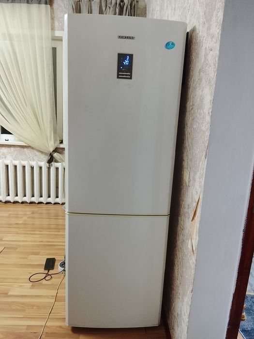 Продам холодильник Samsung