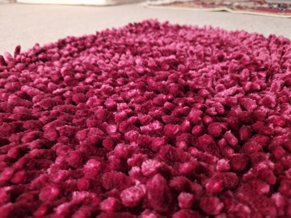 Covor baie pufos visiniu, nou