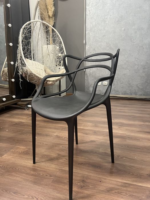 Стул черный (один)