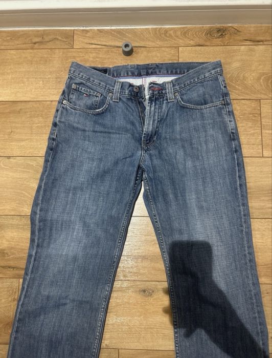 Blugi TOMMY HILFIGER, barbati, marimea 32/32, in stare foarte buna