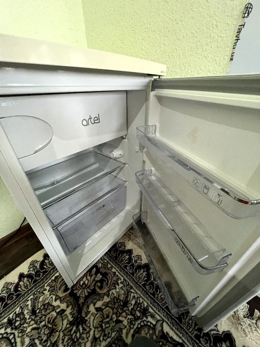 Холодильник Artel HS 137 RN