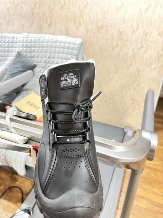 Продам мужские ботинки