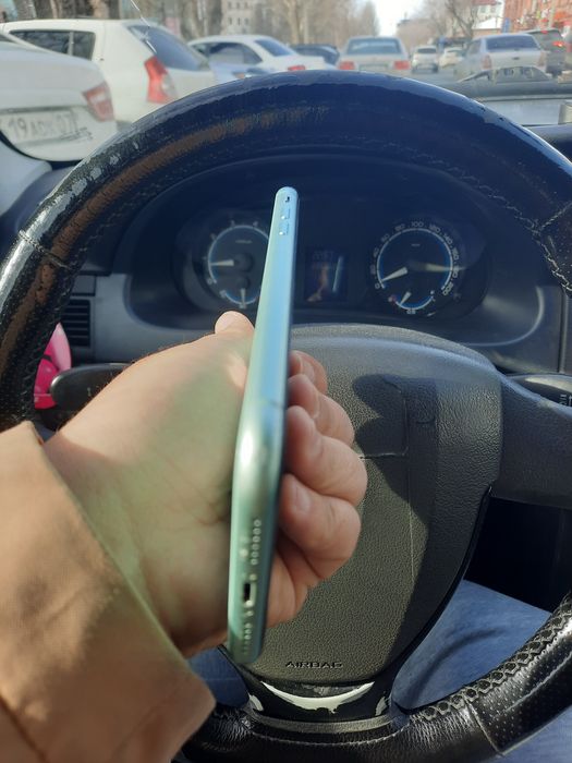 Айфон 11 128 гб 72%