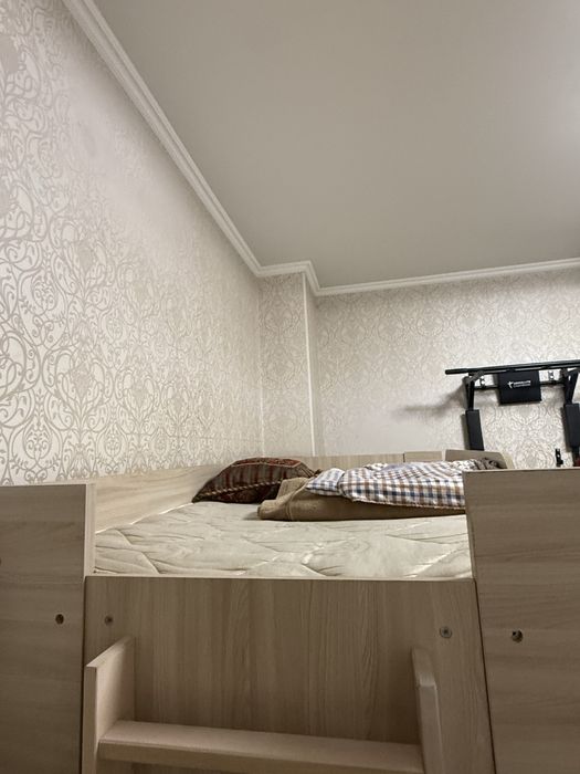 Кровать двухъярусная