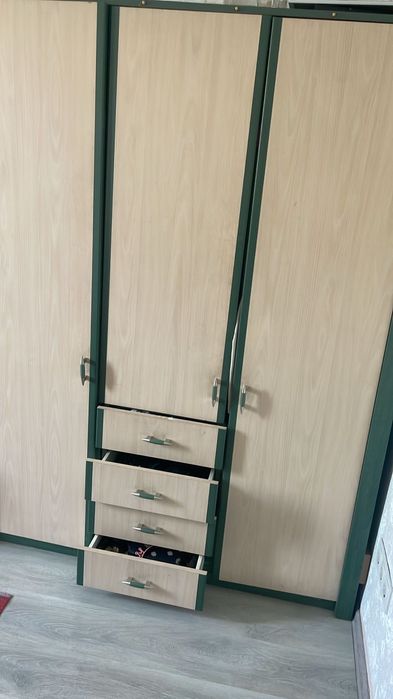 Шкаф сатылады 10000