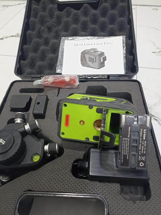 Лазерный уровень ( 3d 12 линии)