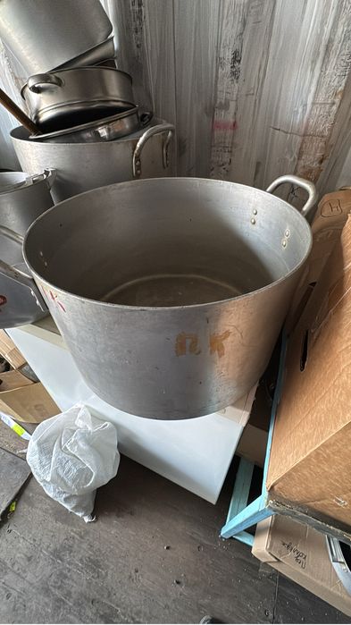 Продам баки, кастрюли