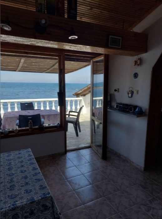 6 местен апартамент в Ахтопол