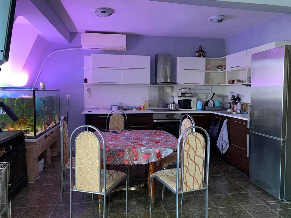 Дава се под наем Тристаен апартамент в Бургас, Възраждане - 100 кв.м за 150 € - Снимка #3