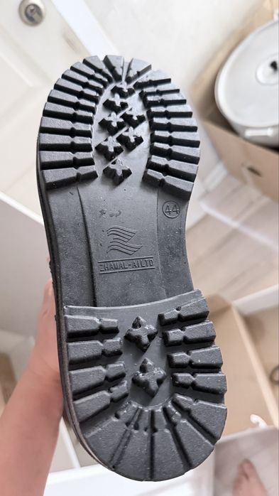 Берцы новые………………