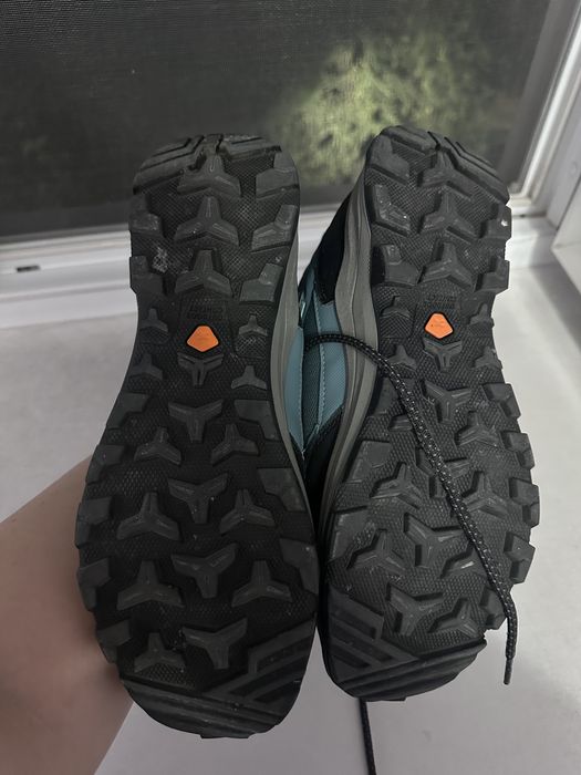 Продаю треккинговые ботинки Quechua