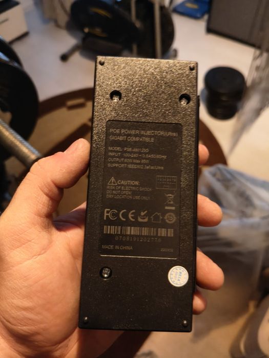 Adaptor power over Ethernet