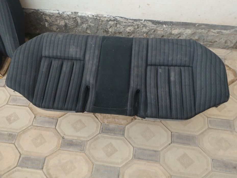 Сиденья 124 мерс