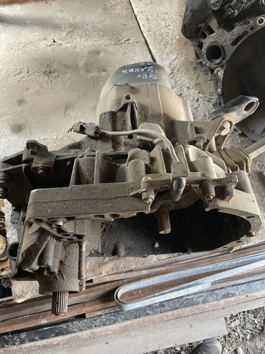 Скоростни кутий за  рено сценик /renault scenic 1.6 i