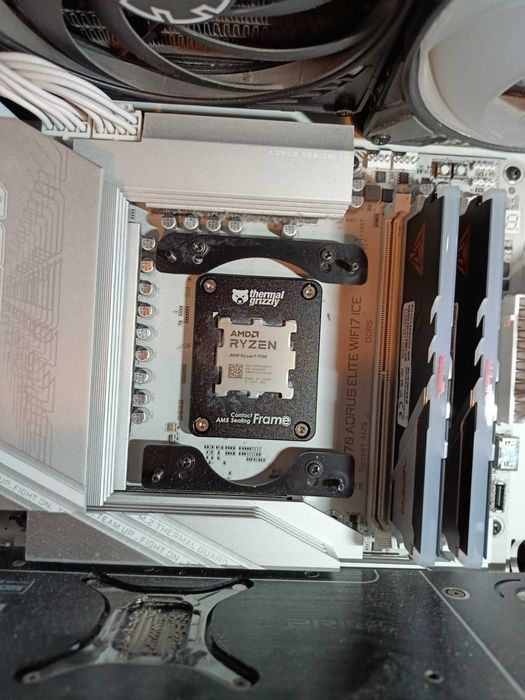 Rezervat! Memorie Patriot Viper RGB 32GB DDR5 6000MHz CL30 Dual Ch.