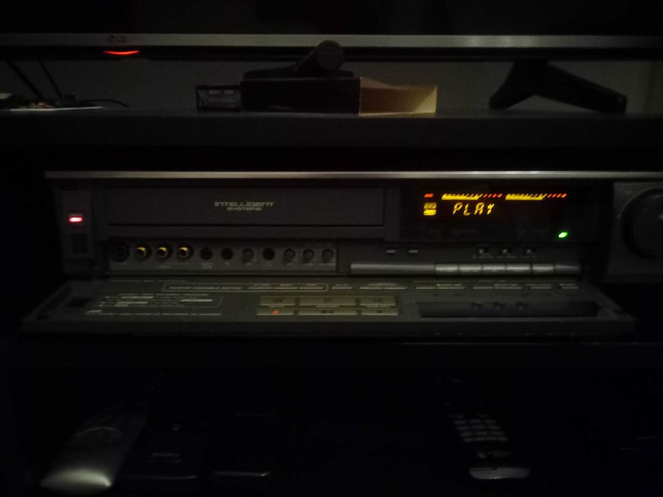 Videorecordere JVC, HR-S6800 si HR-D980