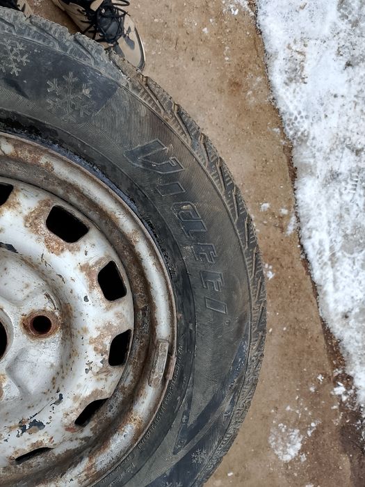 Продам резину с диском