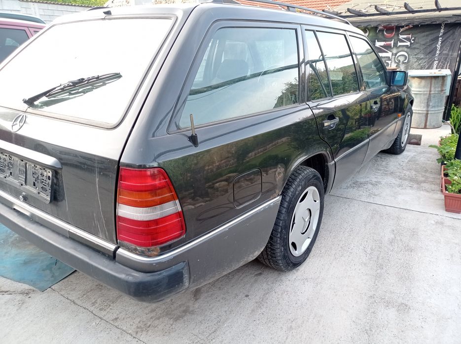 Mercedes Мерцедес  w124 200e 122к.с на части.