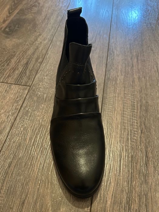 Ghete dam din piele adevarata