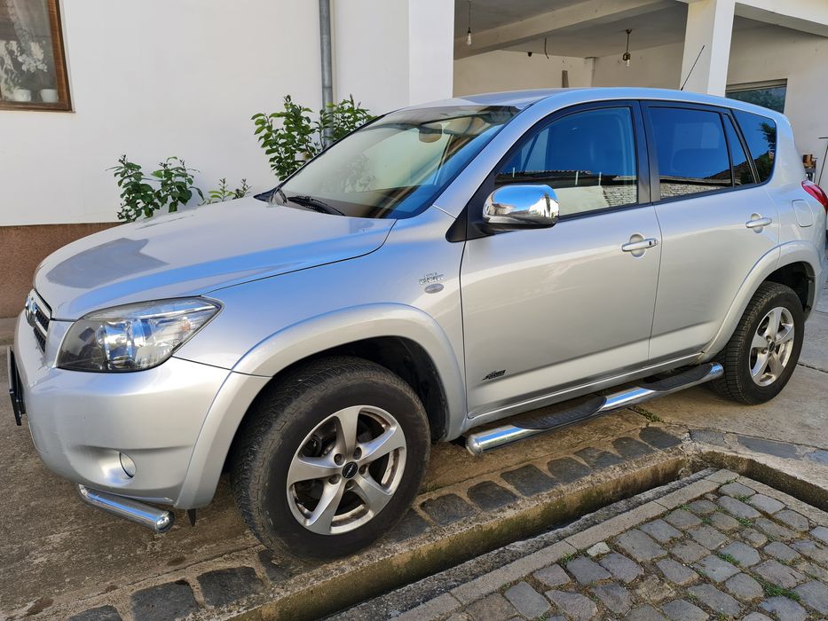 Vand Toyota Rav 4 din 2007 4x4  full options in stare tehnica foarte bună, ambreiaj și pompa apa schimbata recent. Piese originale, 315000 km rulați.