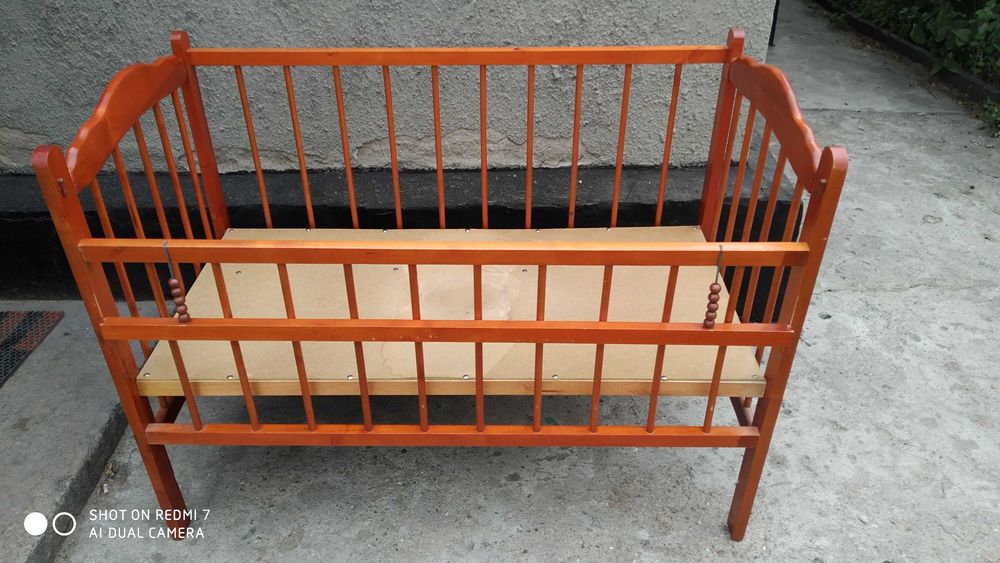 Продаётся деревянная детская кровать