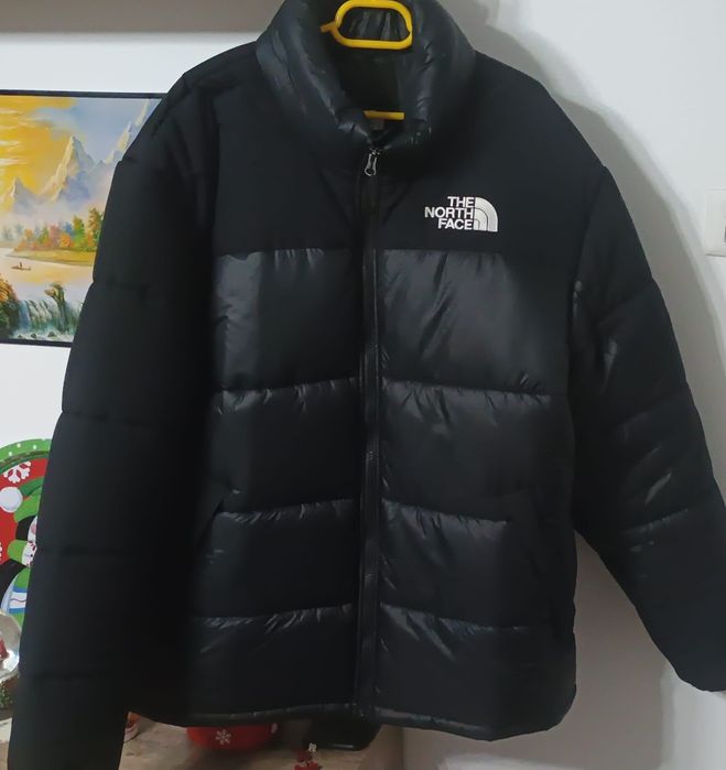 Vând geaca North Face