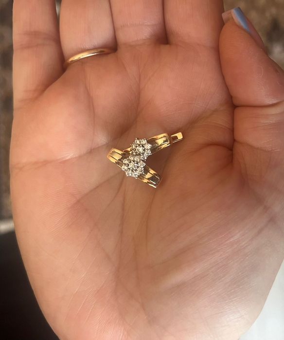 Продаю золотые серги