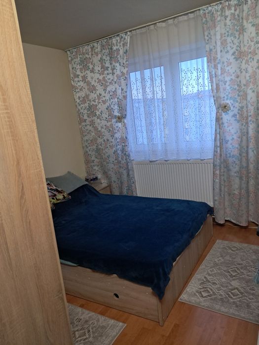 APARTAMENT de vânzare