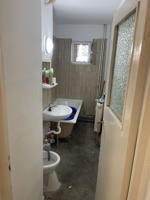 Inchiriez Apartament 2 camere zona salvare constanta