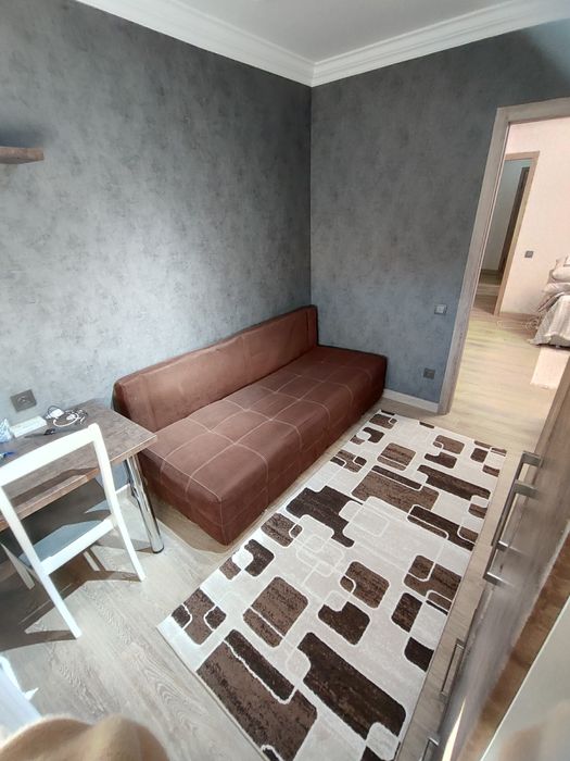 Продается 4-комн (9-12, 5 этаж) с мебелью