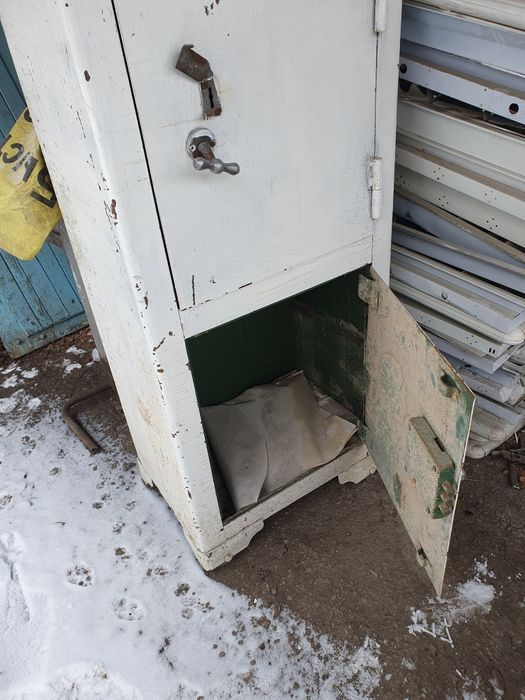 Продам сейф советский